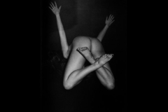 Corps sculpture sans visage avec cul